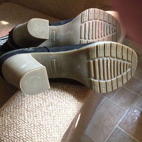 Beautiful Black Western Boots - Picture 2 of 4